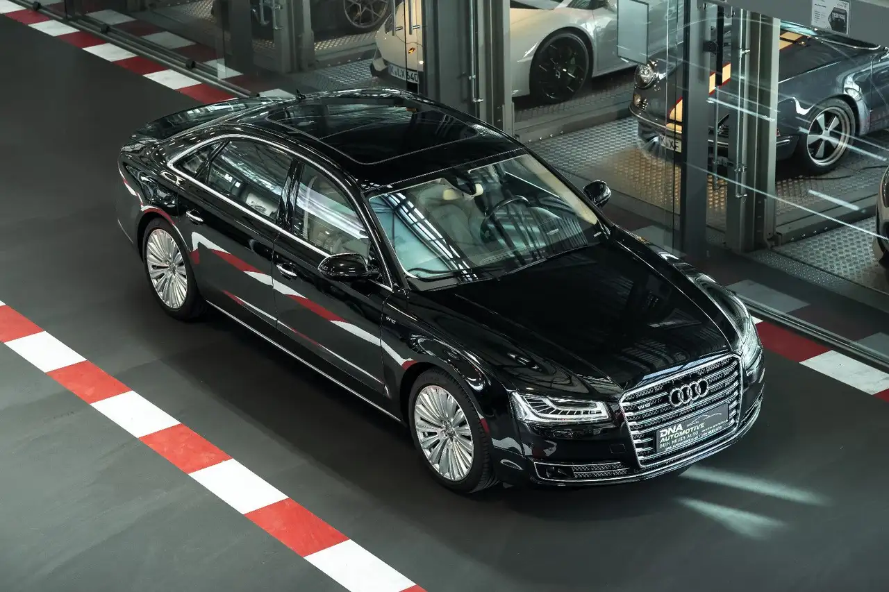 Audi A8 6.3 FSI W12 L quattro ABSOLUT VOLL* — photo 1 of 25