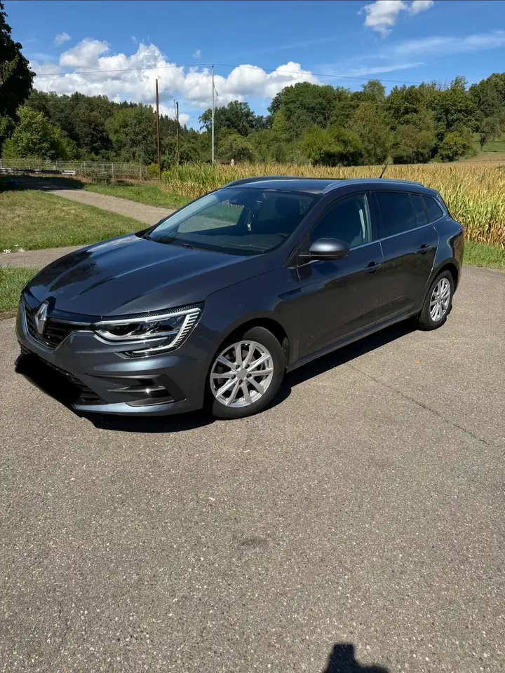 Renault Megane Grandtour TCe — photo 1 of 15