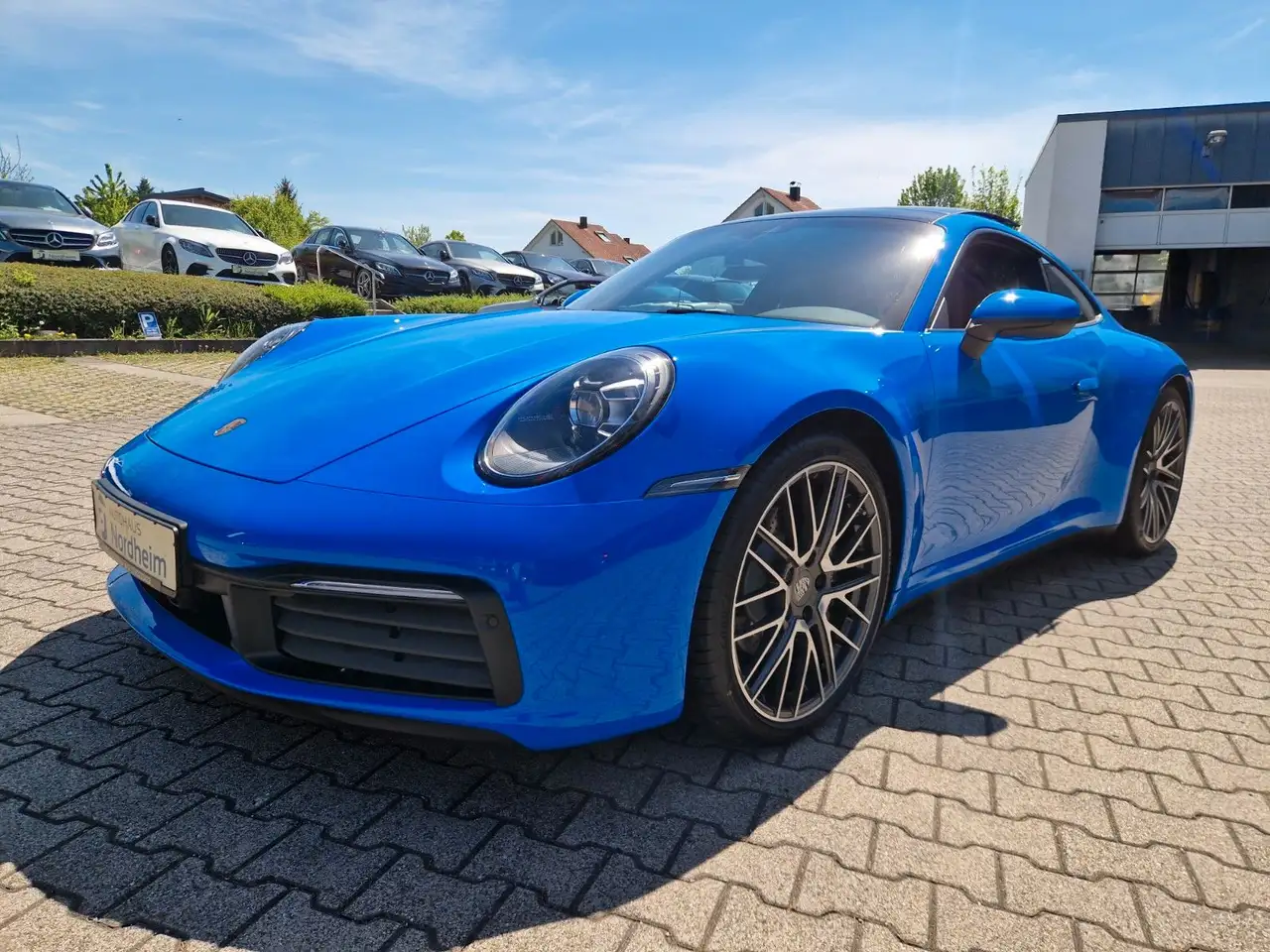 Porsche 992 911 Carrera InnoDrive/Glasdach/Lift/Matrix — photo 1 of 15