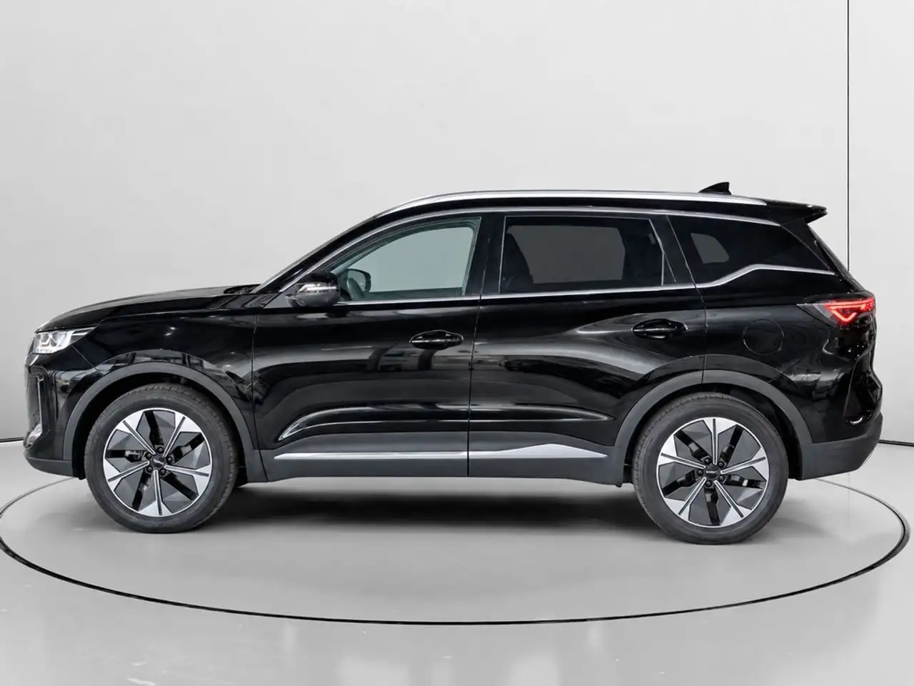 2025 Ebro s700 1.6 TGDI 7DCT Luxury FWD, photograph 6