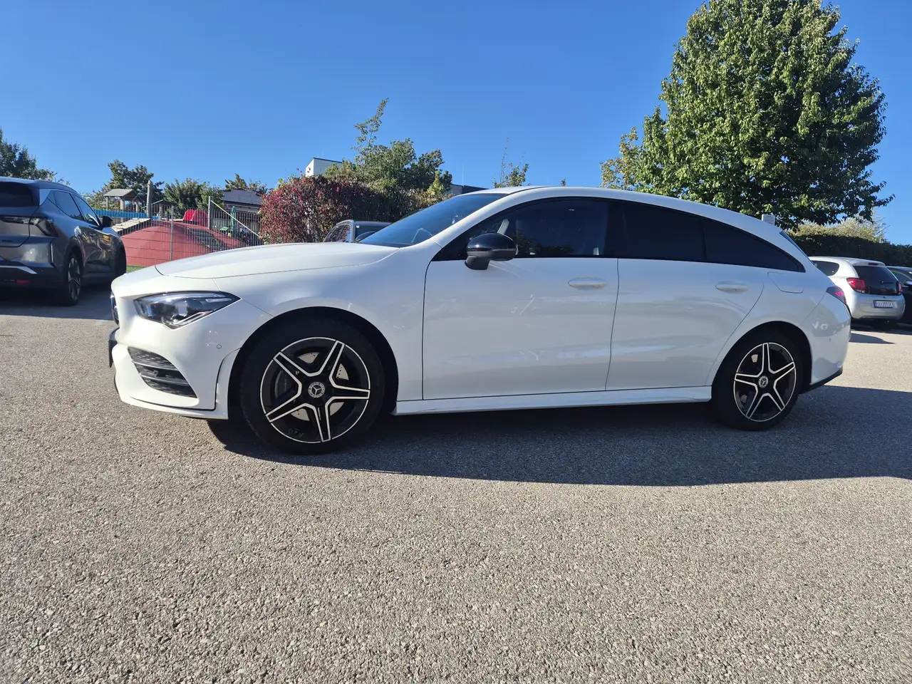 Mercedes-Benz CLA 250 e Shooting Brake 8G-DCT AMG Line — photo 1 of 13