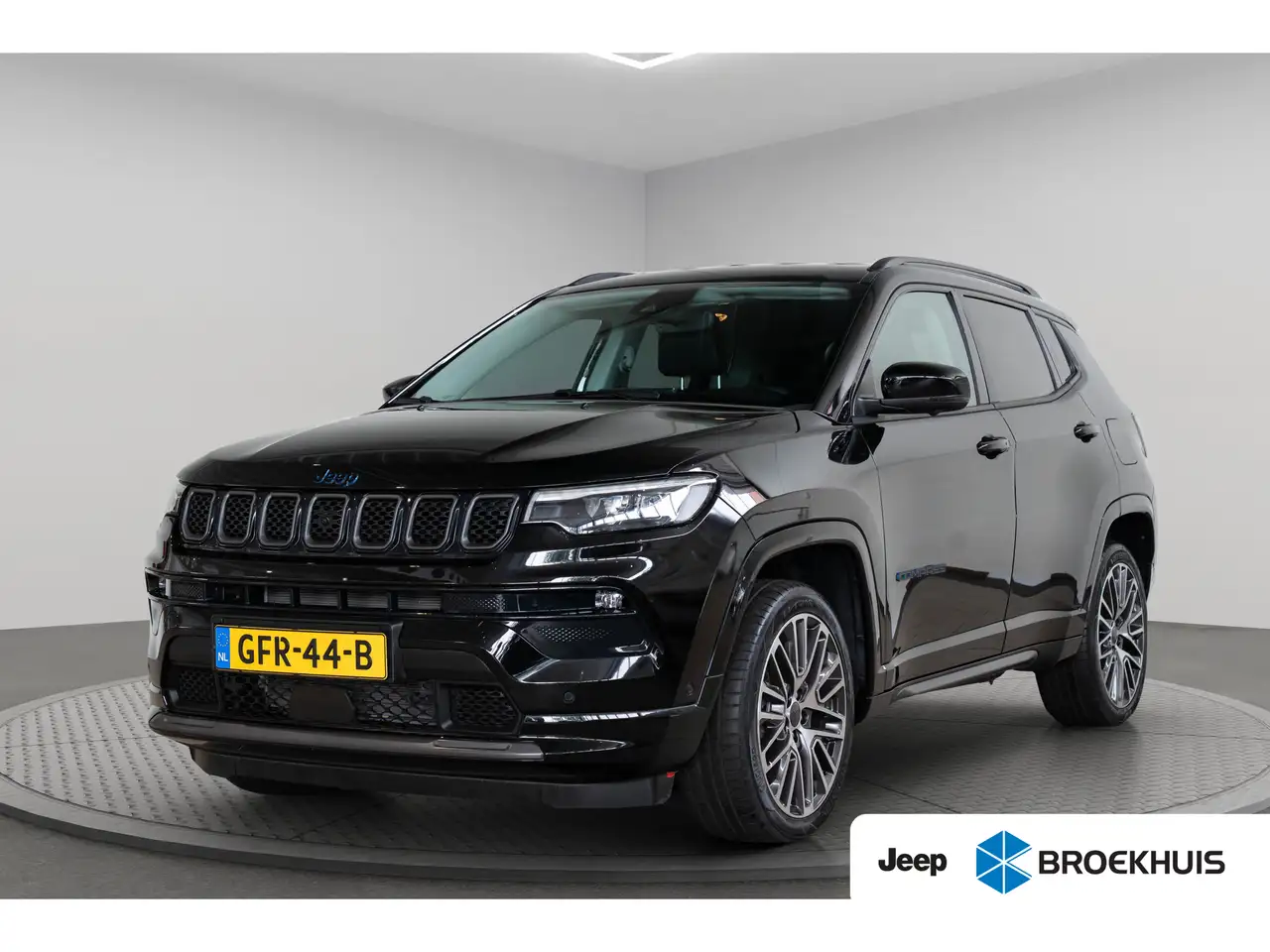 Jeep Compass 4xe 240 Plug-in Hybrid Electric Summit | Lederen B — photo 1 of 40