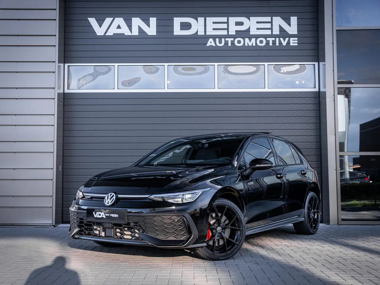 Volkswagen Golf GTE 8.5 1.5 eHybrid - Nieuw! l Pano l HUD l 360cam l T — photo 1 of 40