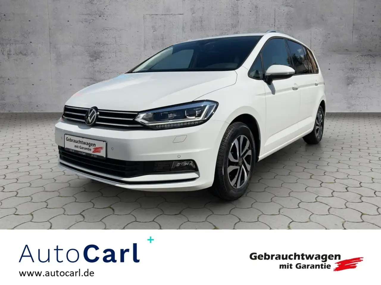 Volkswagen Touran Active 2.0TDI DSG AHK/DLA/RFK — photo 1 of 15