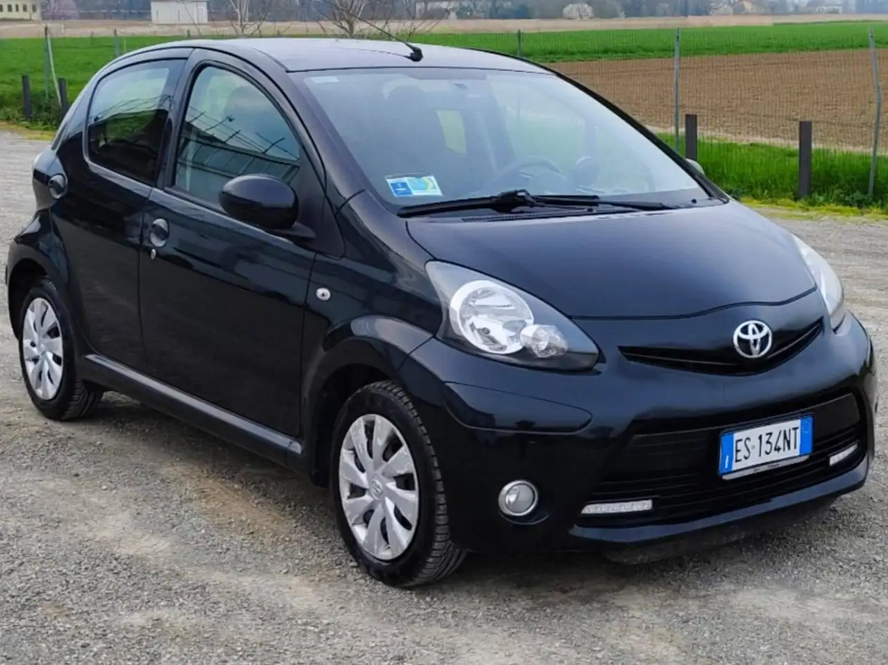 Toyota Aygo Aygo I 2012 5p 1.0 Active connect — photo 1 of 15
