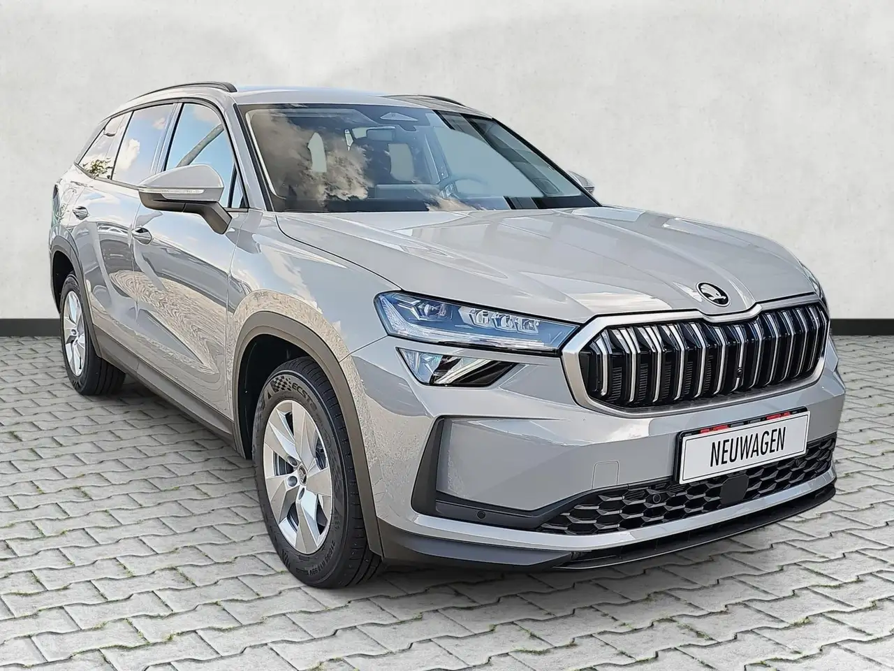 Skoda Kodiaq 1.5 TSI iV 150 kW Selection DSG 5-Si. Matrix AH... — photo 1 of 14