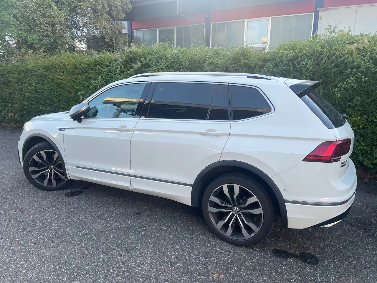 Volkswagen Tiguan Allspace 2.0 TDI SCR 4Motion DSG Highline — photo 1 of 13