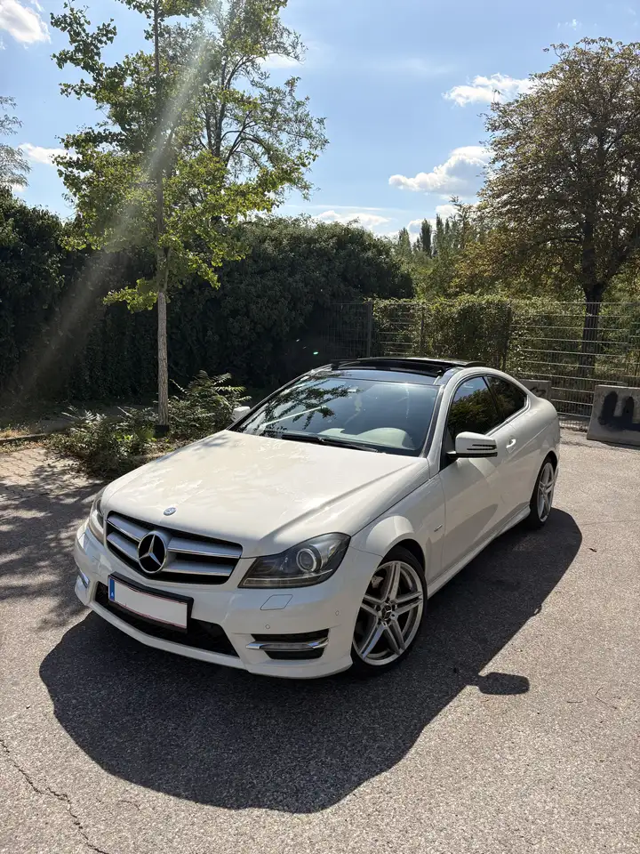 Mercedes-Benz C 220 C220 Coupe AMG Paket Aut. — photo 1 of 20