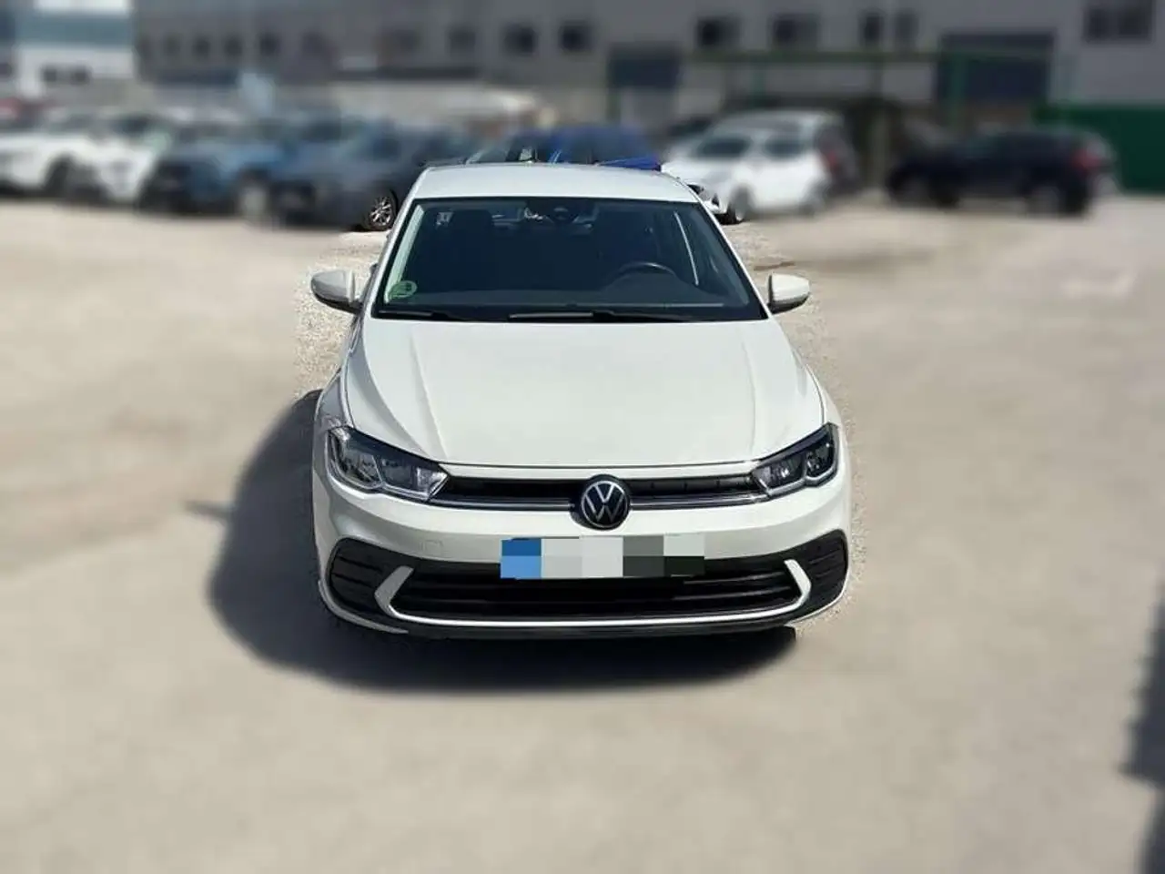 Volkswagen Polo 1.0 TSI 70kW — photo 1 of 27