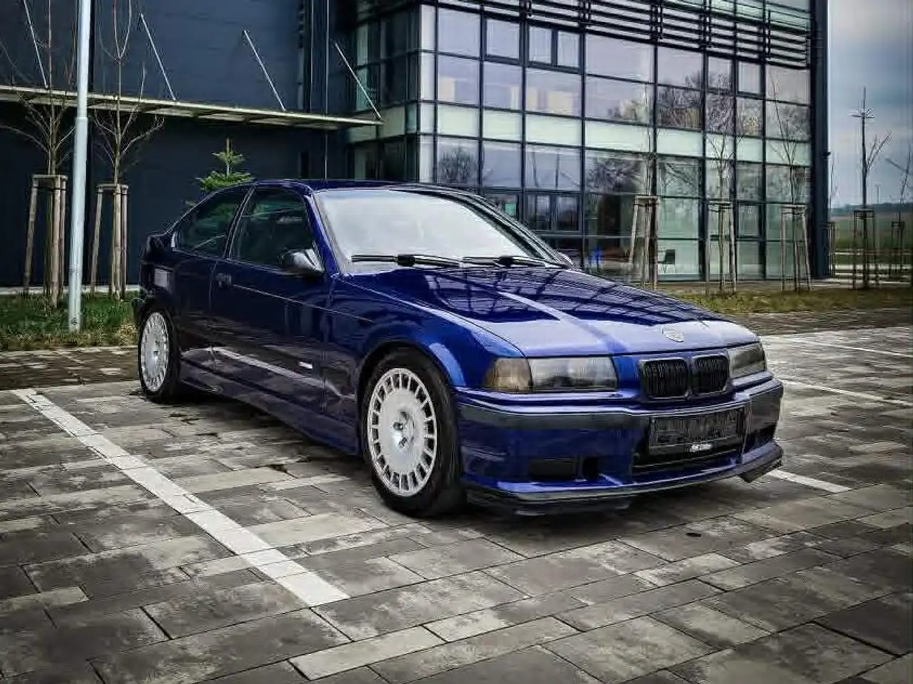 BMW 323 323ti compact — photo 1 of 17