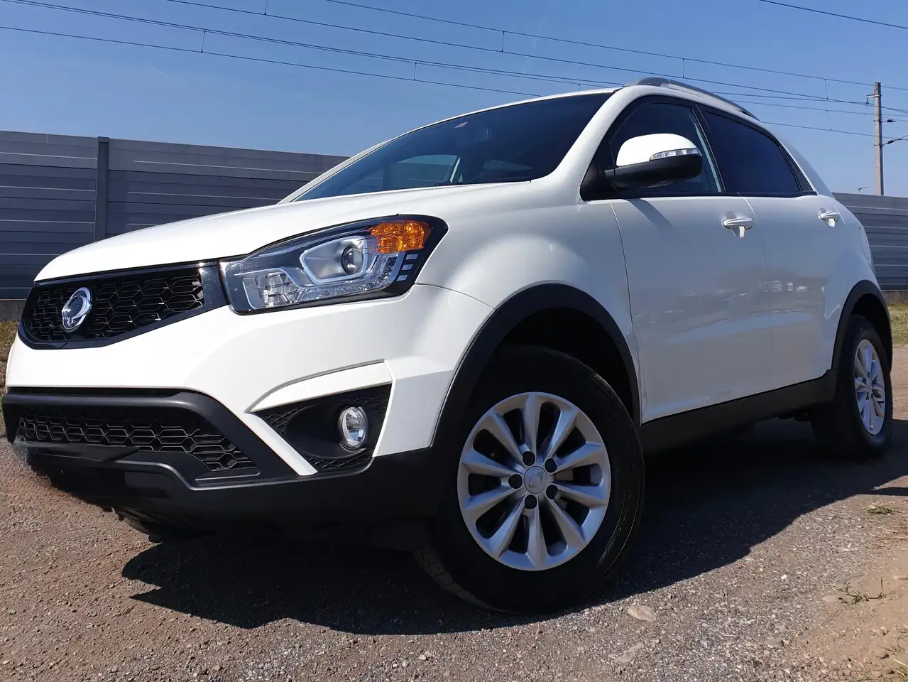 SsangYong Korando Korando Basic 2WD Basic — photo 1 of 9