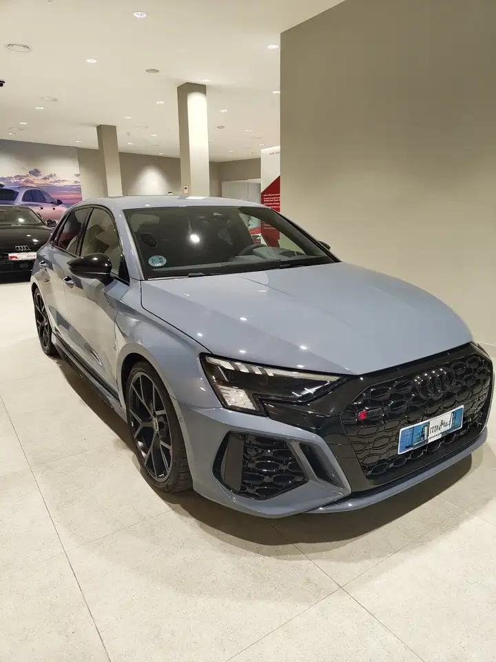 Audi RS3 TFSI Sportback quattro S tronic — photo 1 of 8