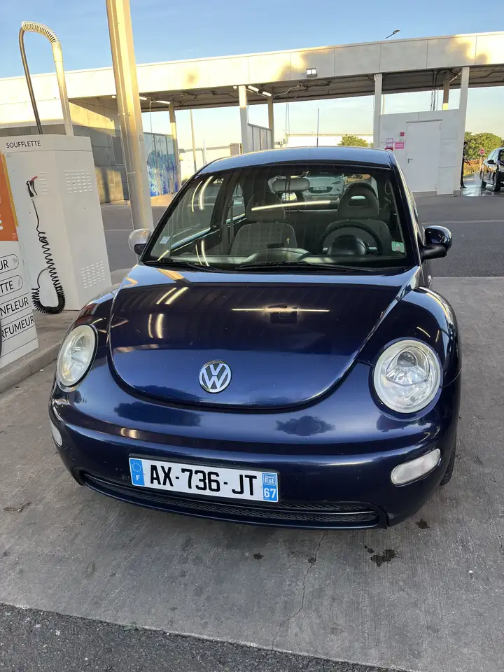 Volkswagen Coccinelle — photo 1 of 8