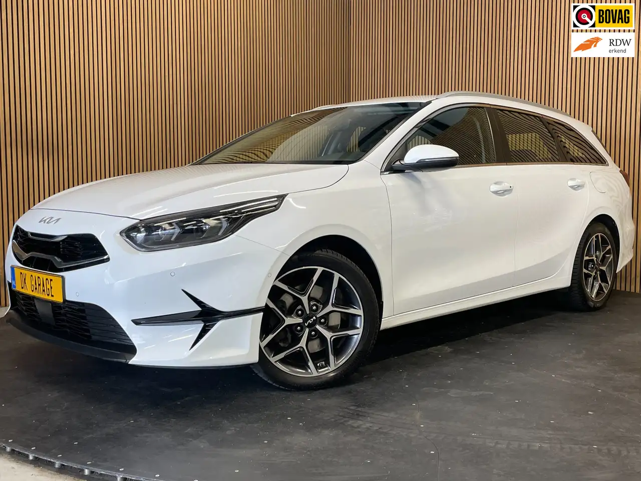 Kia Ceed SW / cee'd SW Sportswagon 1.5 T-GDi Dynamic GT-Line|160PK|AUTOMA — photo 1 of 40