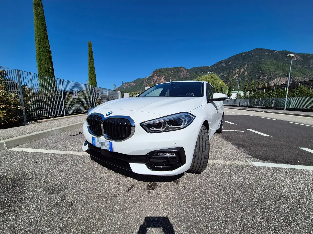 BMW 116 116d Sport auto — photo 1 of 15