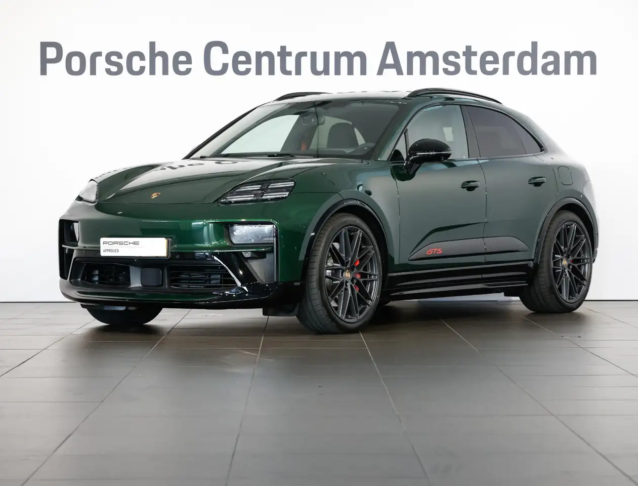 Porsche Macan GTS 100 kWh — photo 1 of 34