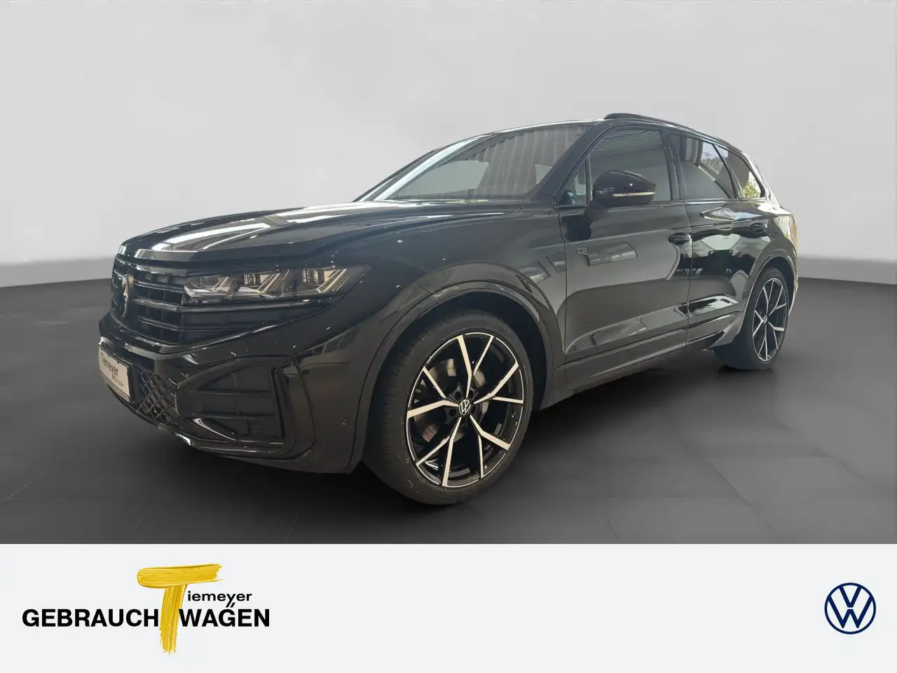 Volkswagen Touareg 3.0 TDI R-LINE 4MOTION REAR VIEW HuD PAN — photo 1 of 19