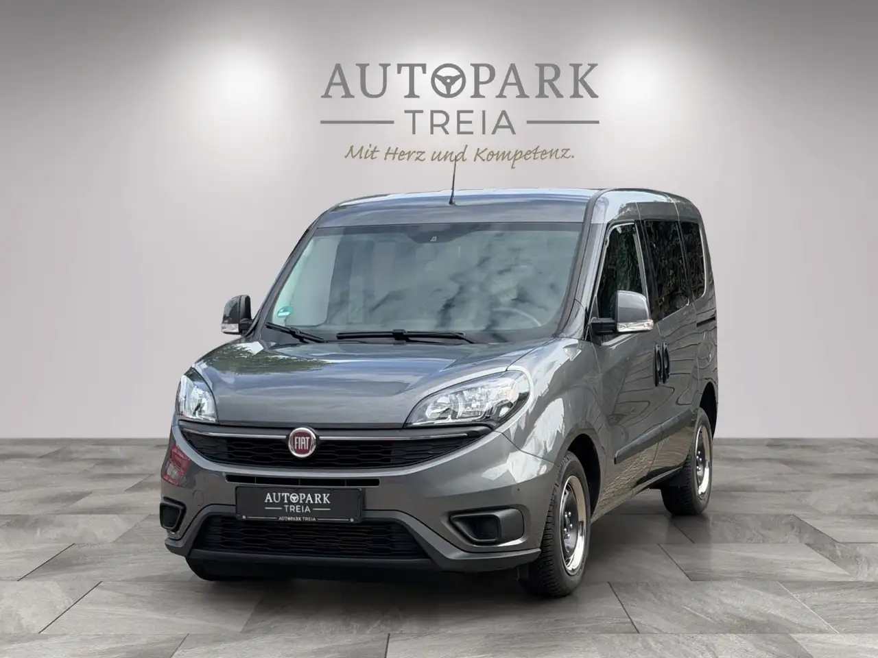 Fiat Doblo Doblò 1.6 JTDM SX Kombi NAVI|TEMPOM.|AHK — photo 1 of 28