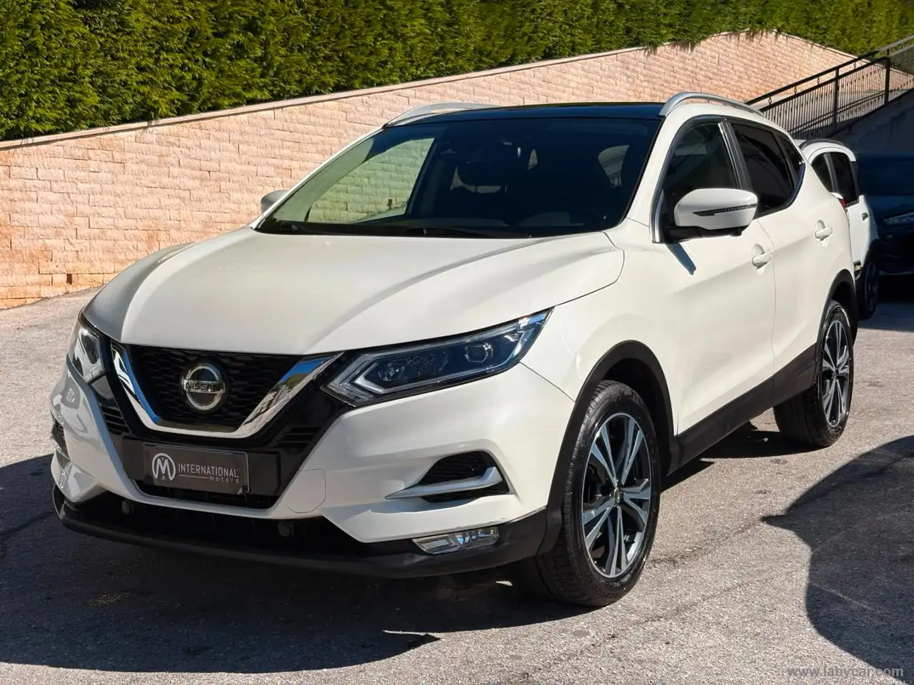 Nissan Qashqai 1.5 dCi N-Connecta — photo 1 of 21