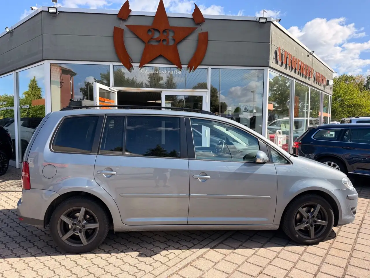 Volkswagen Touran United — photo 1 of 28
