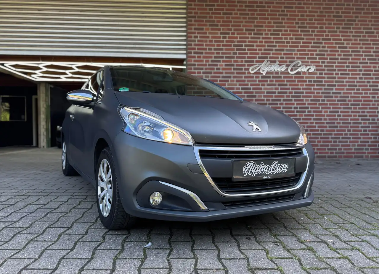 Peugeot 208 1.0 Active Klima PDC Tempomat TÜV neu — photo 1 of 15