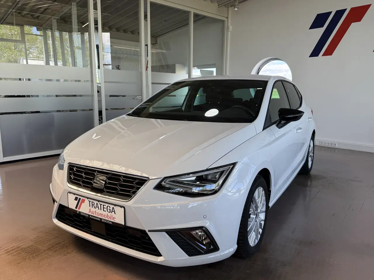 SEAT Ibiza TSI DSG FRFahrerAs.XL Virtual LED SH GJR — photo 1 of 26