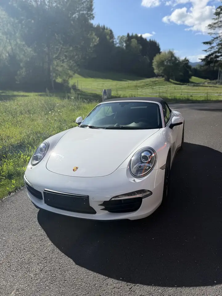 Porsche 991 Carrera 4 S Cabriolet — photo 1 of 10