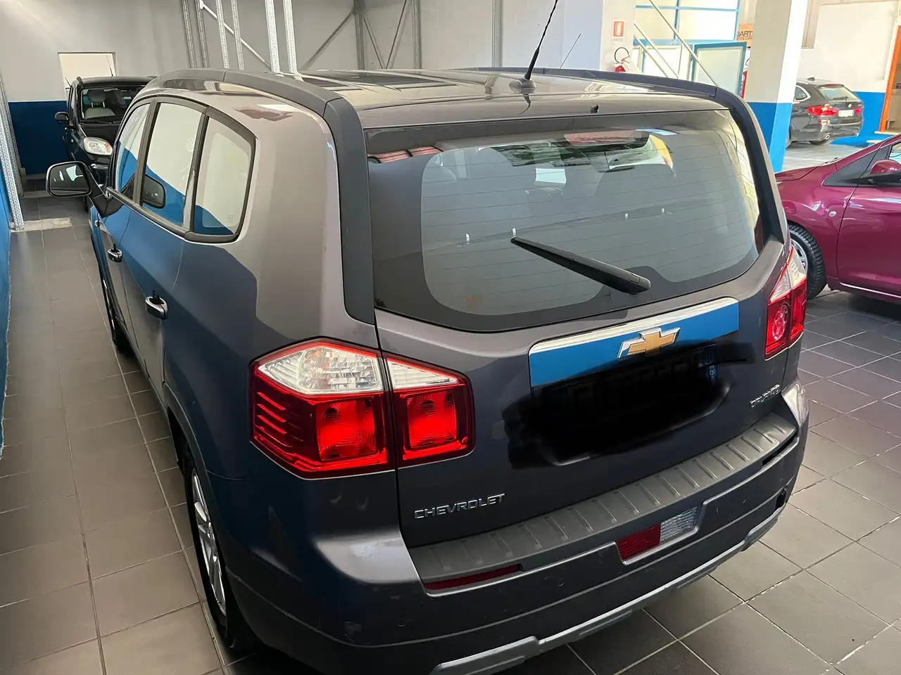 Chevrolet Orlando 1.8 — photo 1 of 15