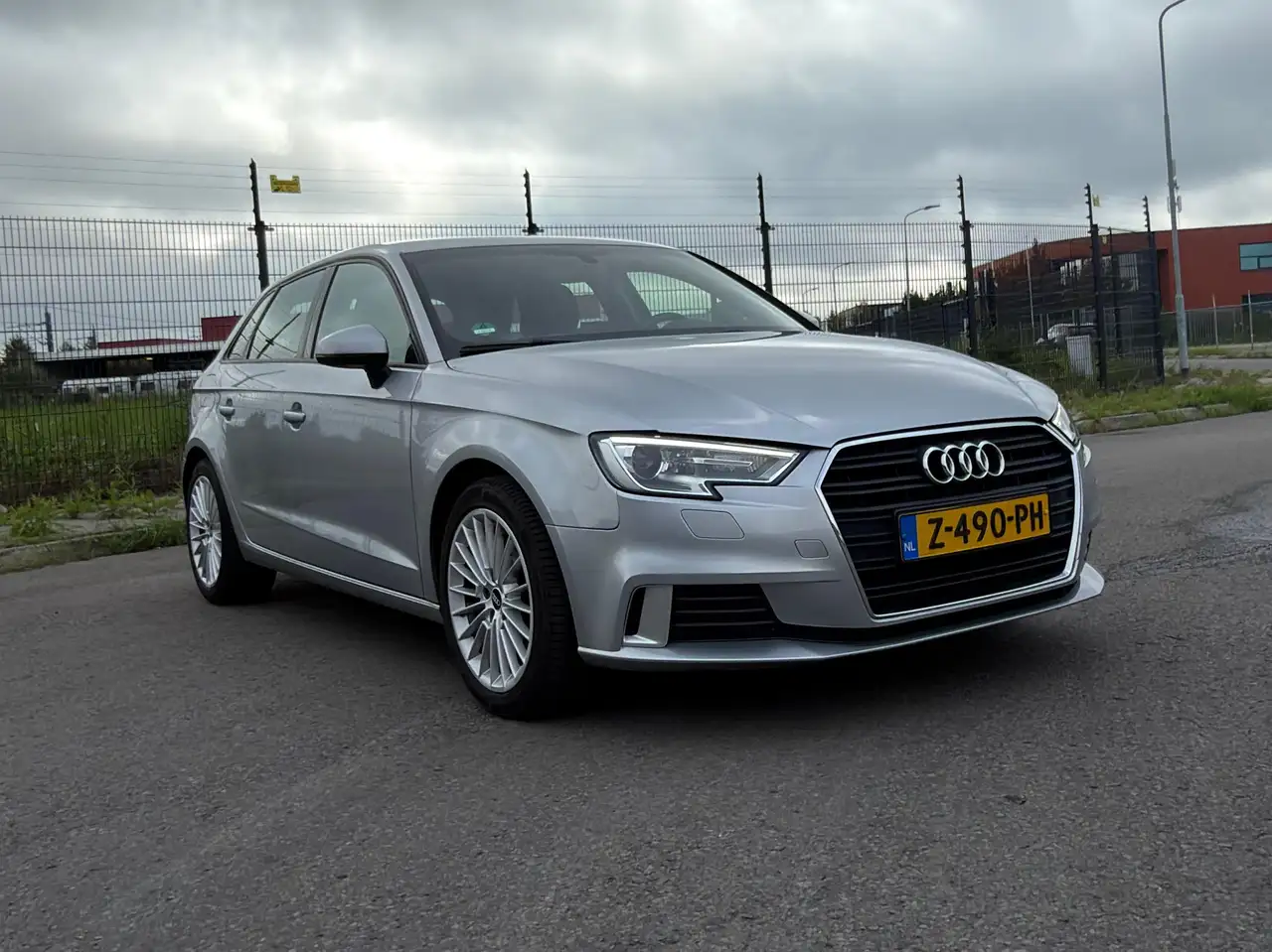Audi A3 A3 35 TFSI CoD Sp L.E. — photo 1 of 9