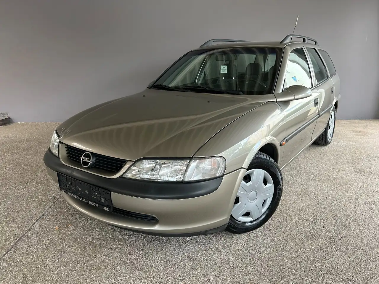 Opel Vectra B Kombi 1.6 16V/Klima/121.135km/101PS — photo 1 of 30