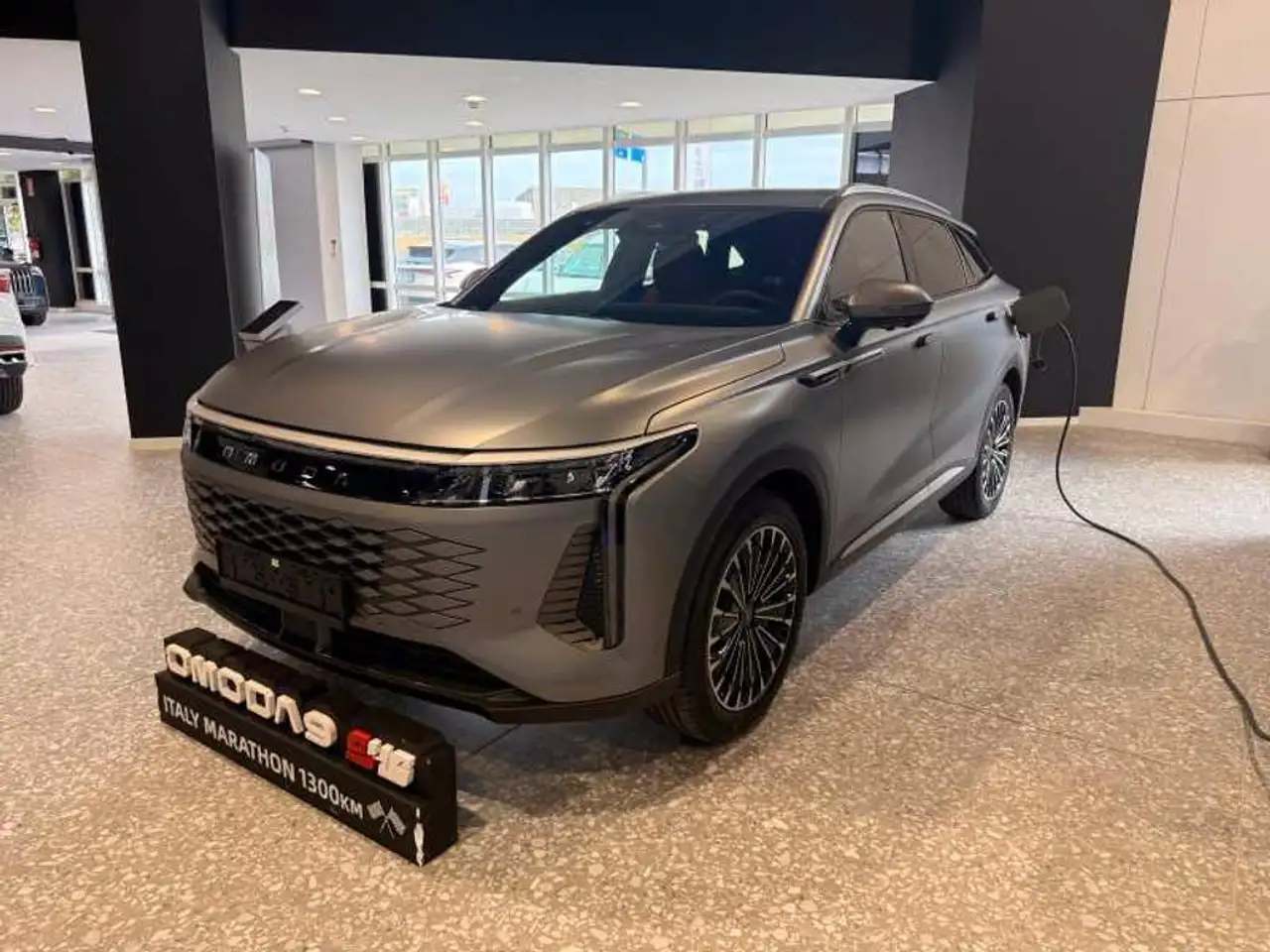 Omoda 9 Omoda shs-p 1.5 tgdi phev premium i-awd — photo 1 of 15