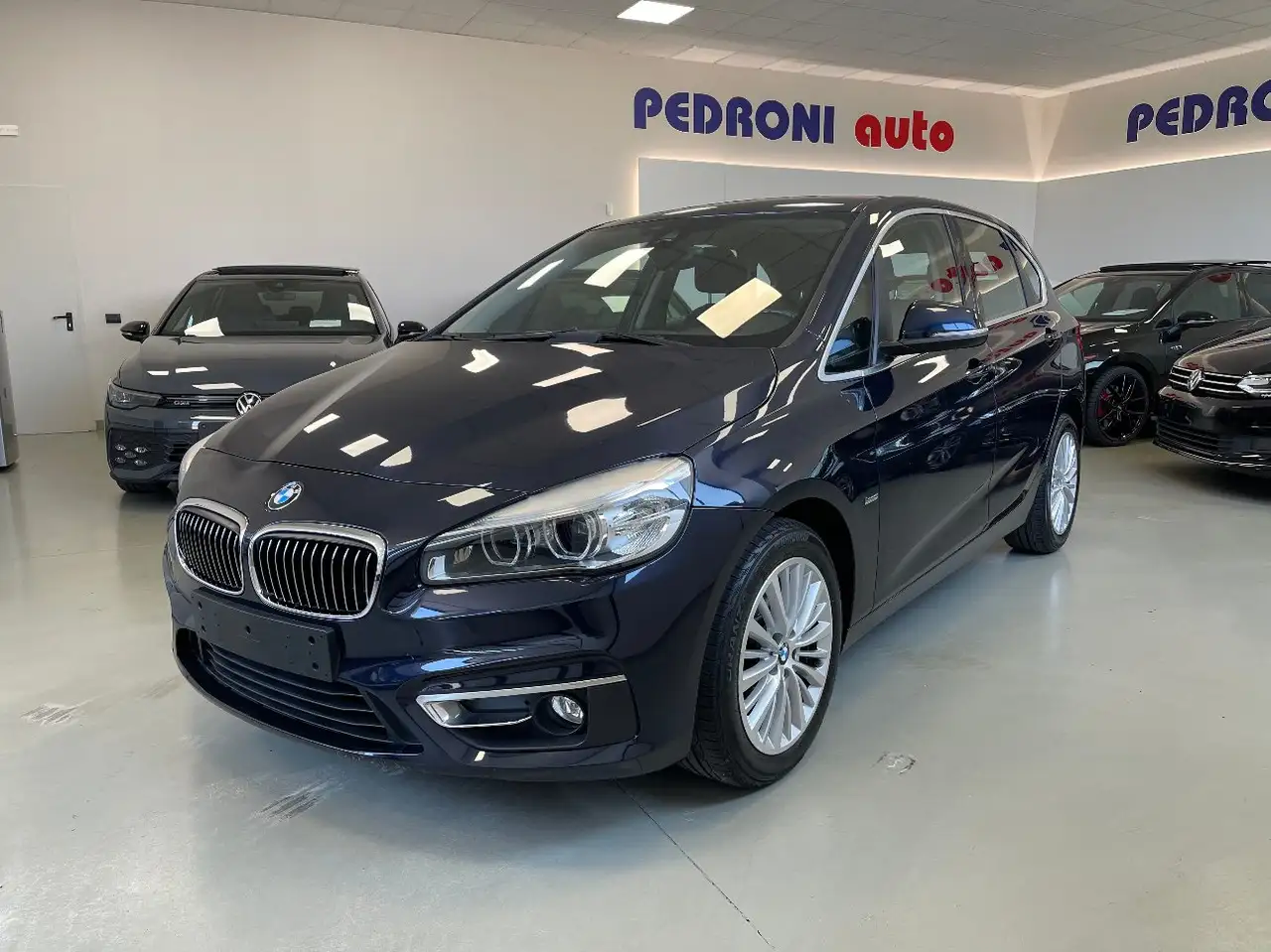 BMW 216 d Active Tourer Luxury 116 CV 6M Neopatentati — photo 1 of 25