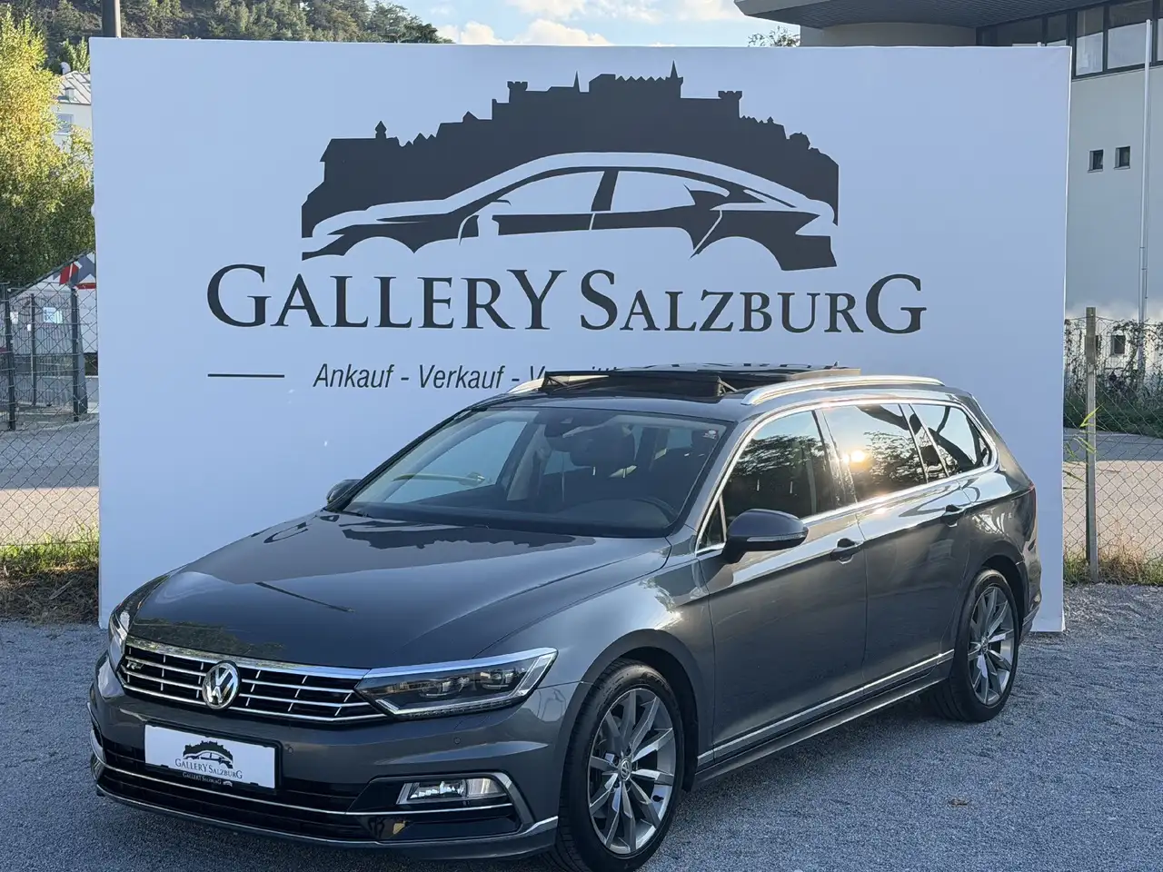 Volkswagen Passat Variant R-Line — photo 1 of 32