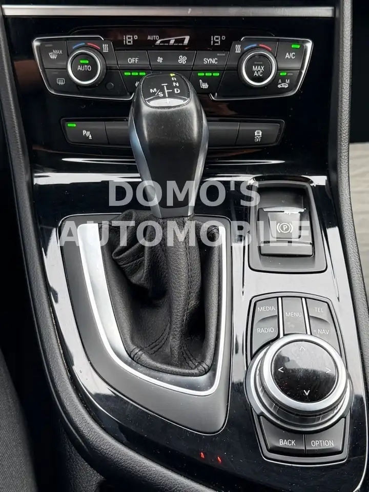 2016 BMW 218 2 Active Tourer218 I AdvantageBMW-Scheckheft, photograph 12