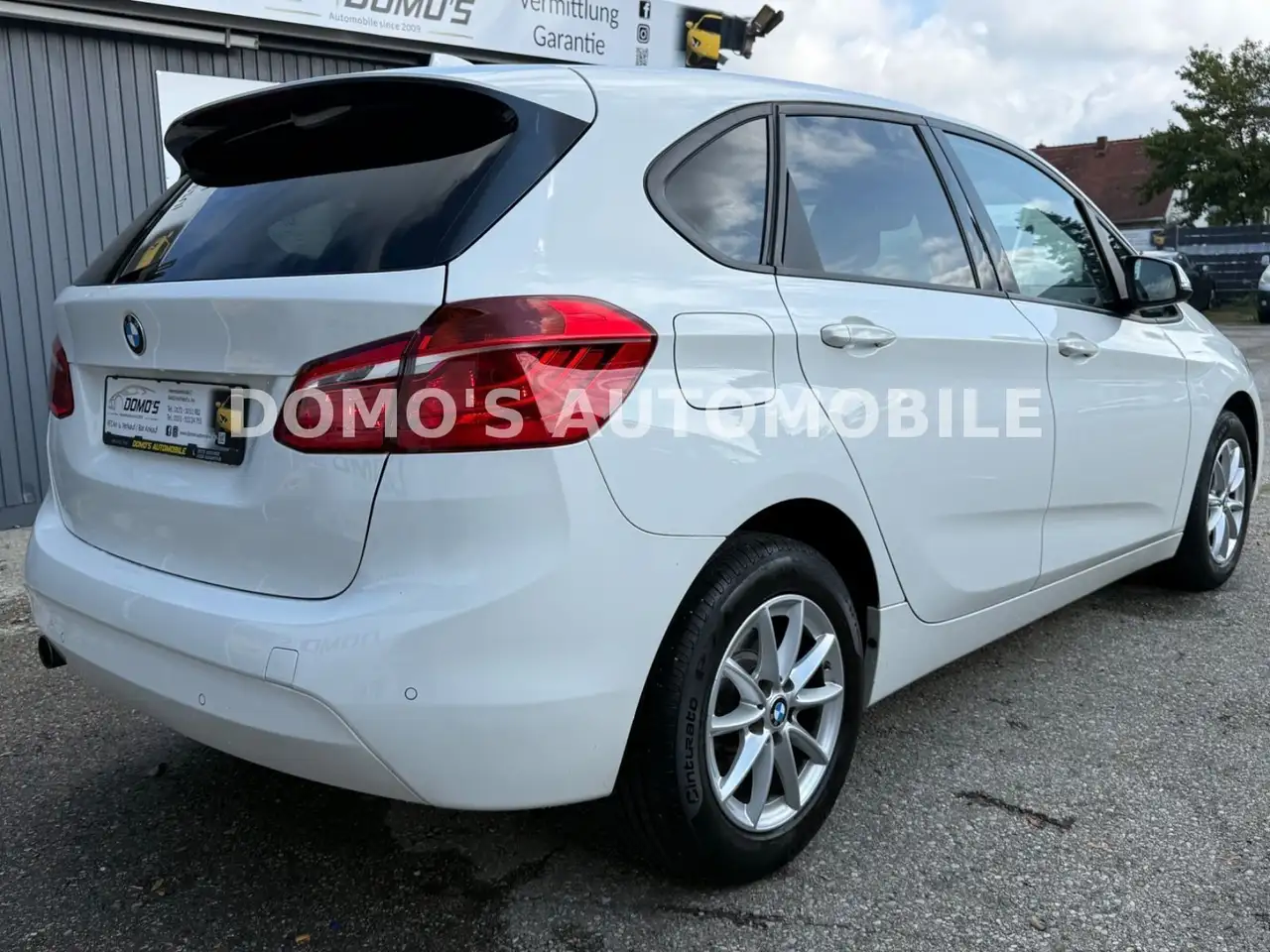 2016 BMW 218 2 Active Tourer218 I AdvantageBMW-Scheckheft, photograph 4