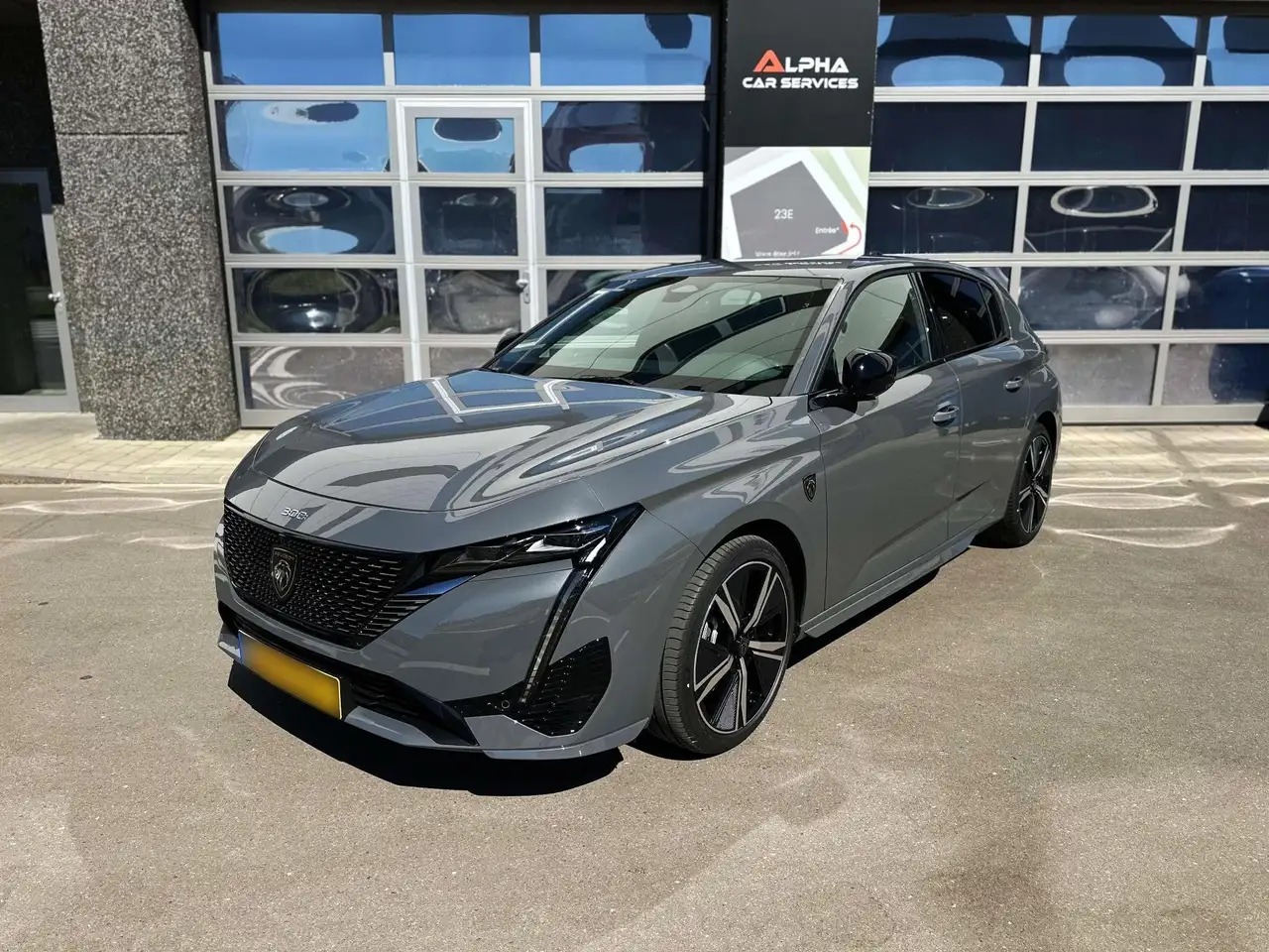 Peugeot 308 308 BlueHDi 130 EAT8 Style — photo 1 of 10