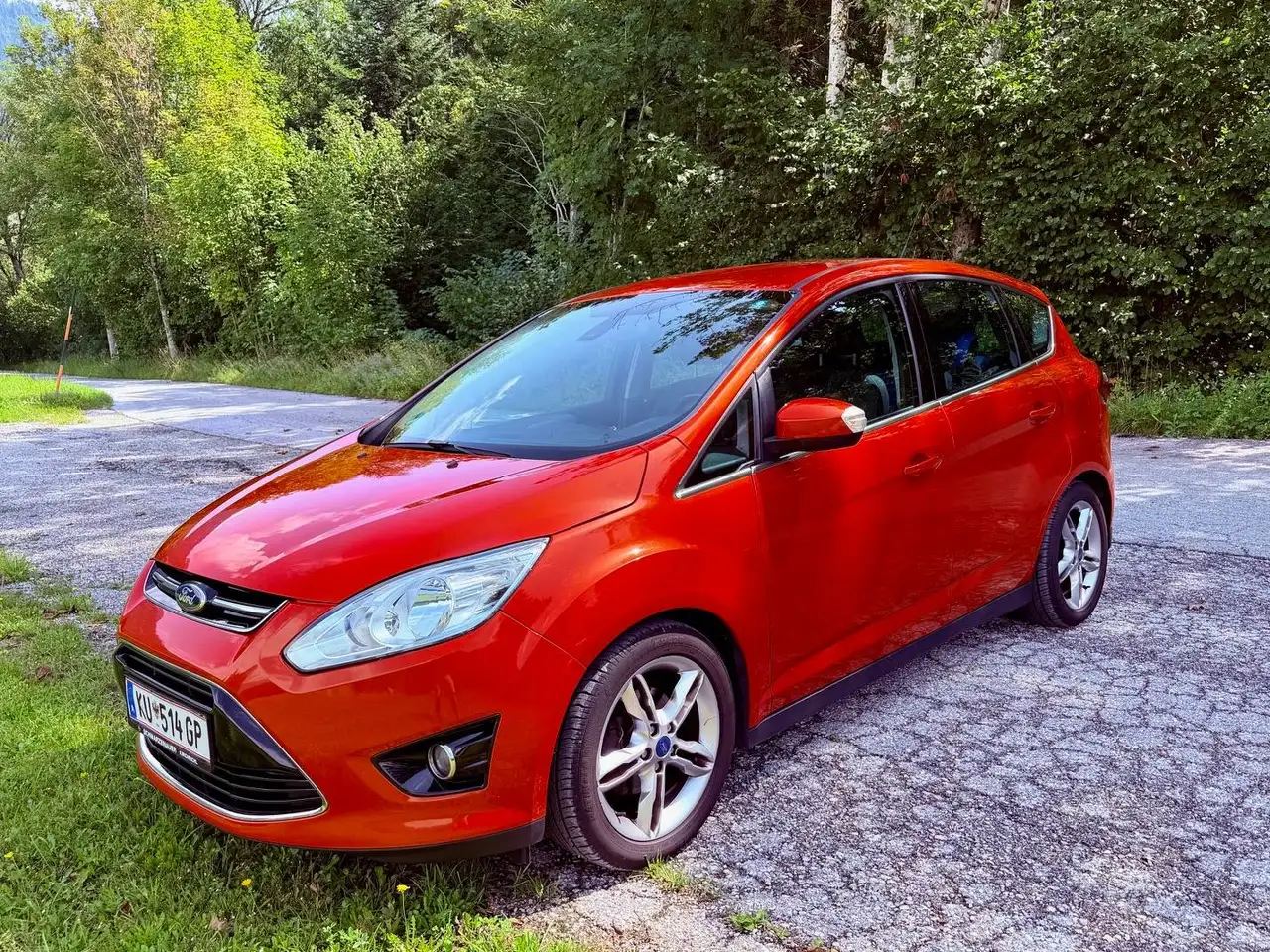 Ford C-Max C-MAX Titanium 1,6 TDCi DPF Titanium — photo 1 of 9