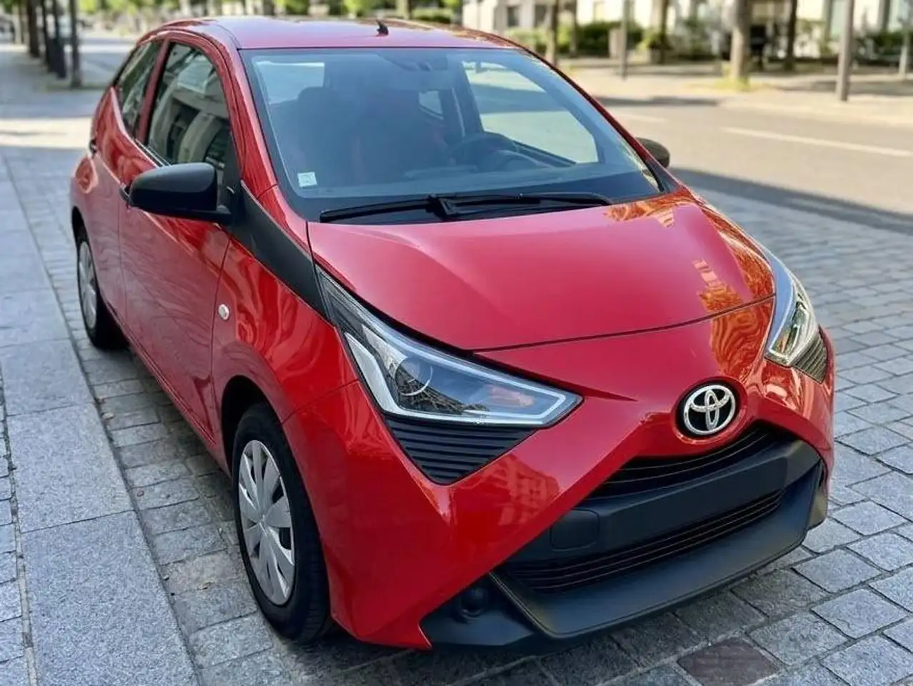 Toyota Aygo Aygo 1.0 VVT-i x-play — photo 1 of 7