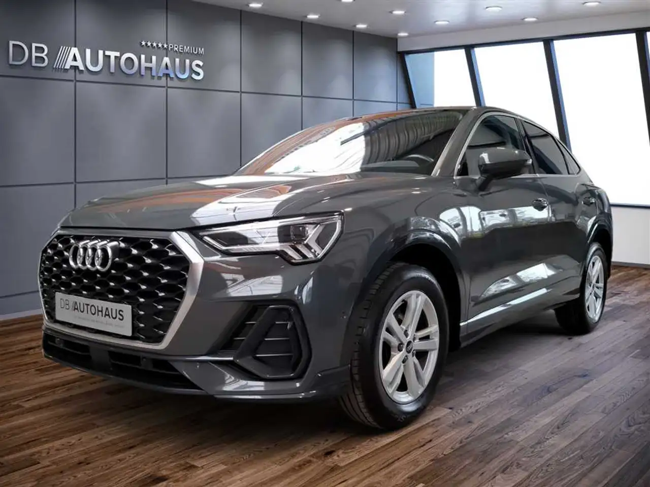 Audi Q3 Sportback 35 2.0 TFSI S-tronic — photo 1 of 15