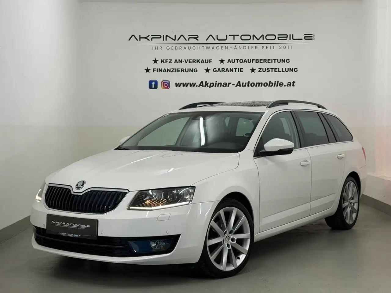Skoda Octavia Combi 1,6 TDI Style PANO - XENON - SHZ — photo 1 of 40