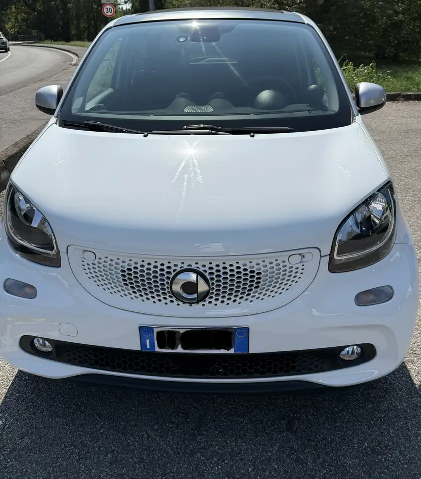 smart forFour 0.9 t Passion 90cv twinamic my18 — photo 1 of 15