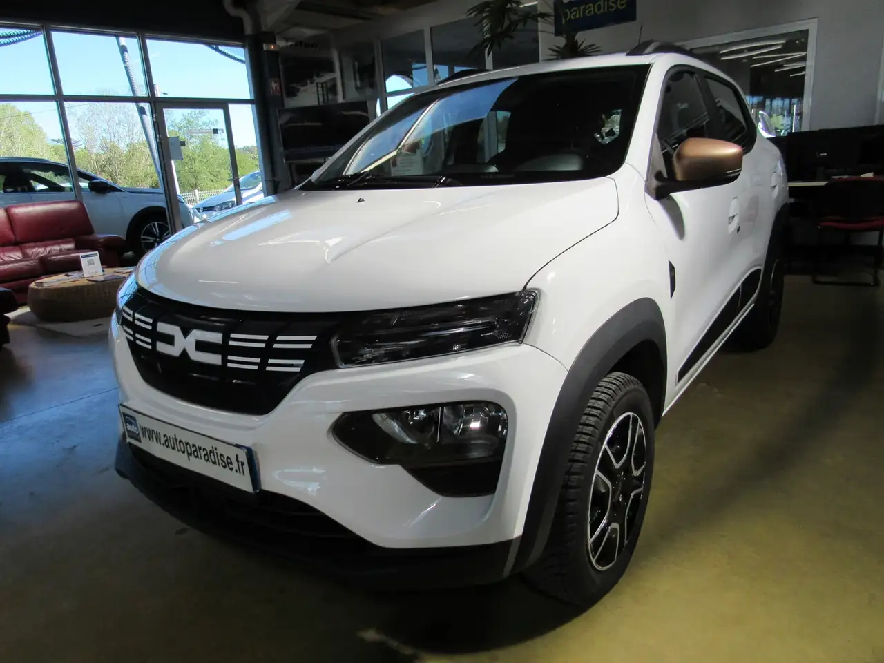 Dacia Spring 65 EXTREME + OPTIONS CHARGEUR COMBO DC 30 KW — photo 1 of 20