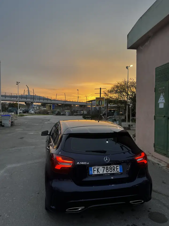 Mercedes-Benz A 180 d Premium AMG — photo 1 of 9