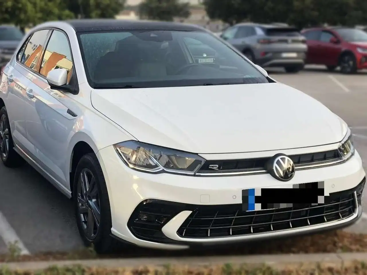 Volkswagen Polo 1.0 TSI R-Line DSG 70kW — photo 1 of 6
