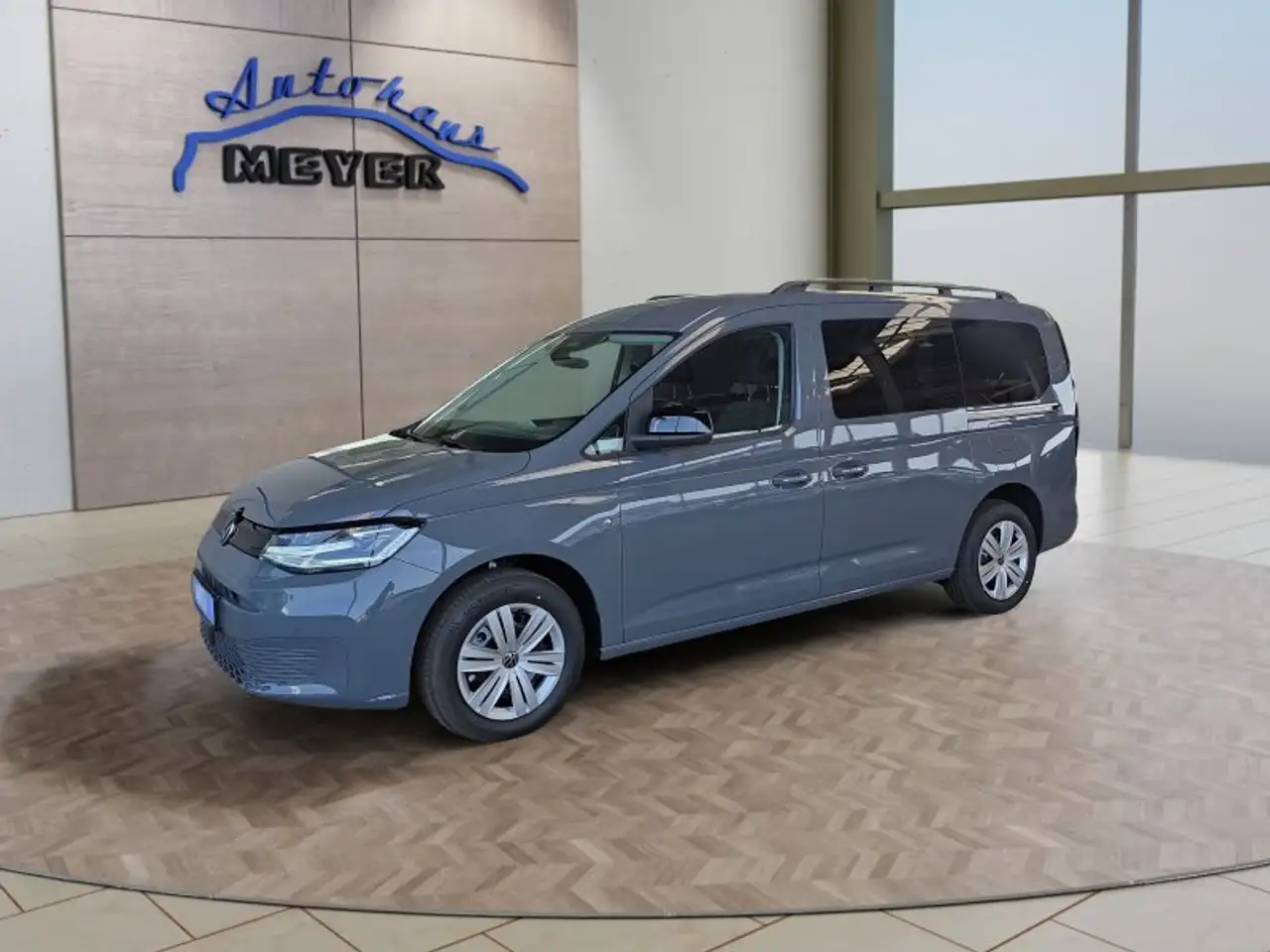 Volkswagen Caddy Maxi 1,5TSI DSG aAHK/7-Sitzer/Kamera/ACC/Sitzhz. — photo 1 of 40