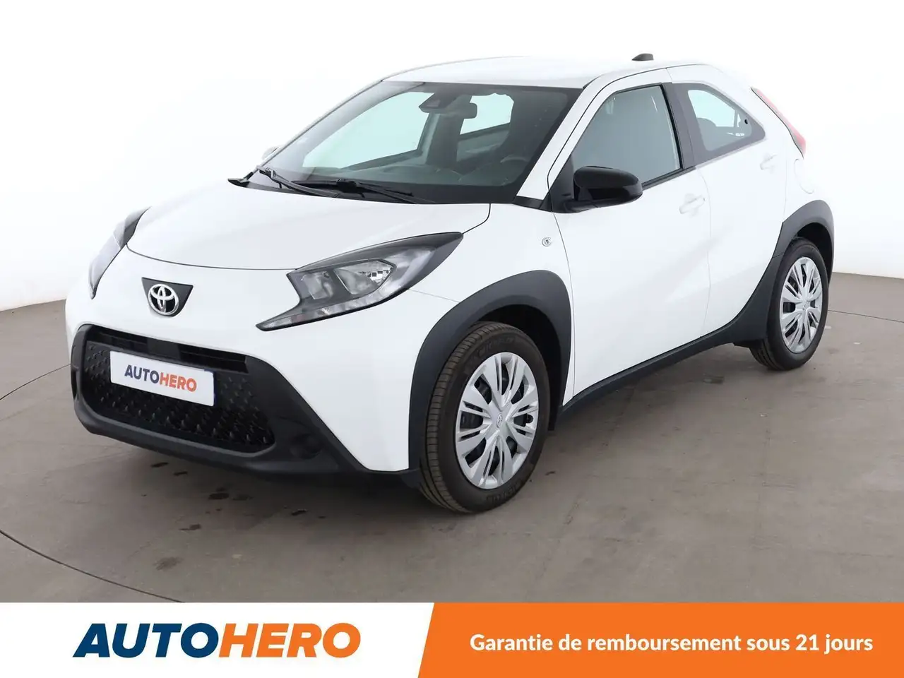 Toyota Aygo X 1.0 VVT-i Dynamic S-CVT — photo 1 of 32