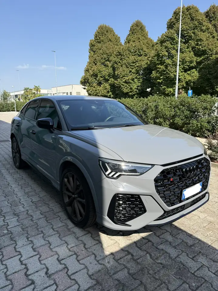 Audi RS Q3 Sportback 2.5 quattro s-tronic — photo 1 of 8