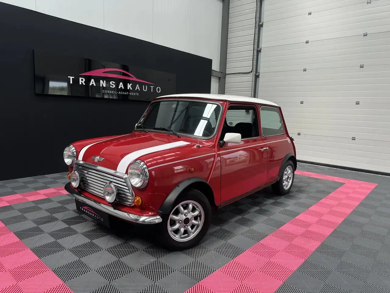 Rover MINI COOPER 63cv ENTRETIEN JOUR ENCEINTES JBL — photo 1 of 40