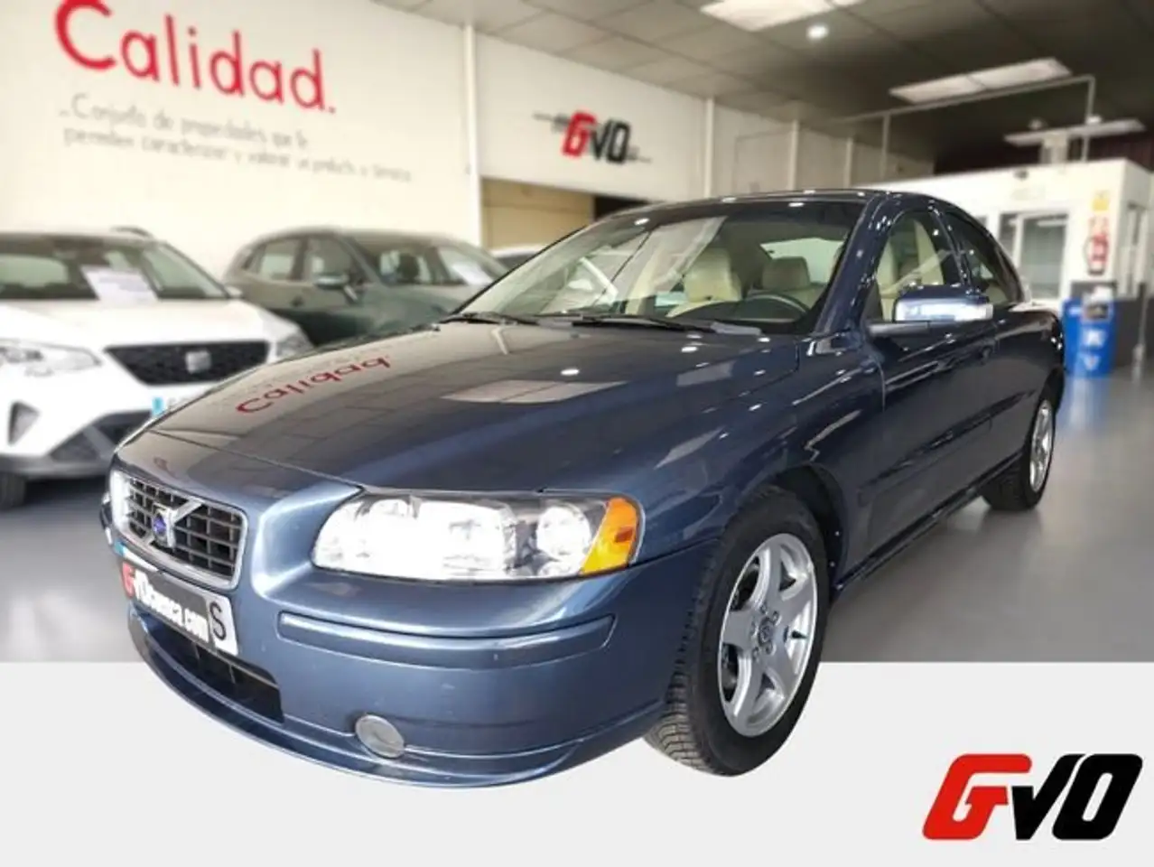 Volvo S60 2.4D — photo 1 of 19