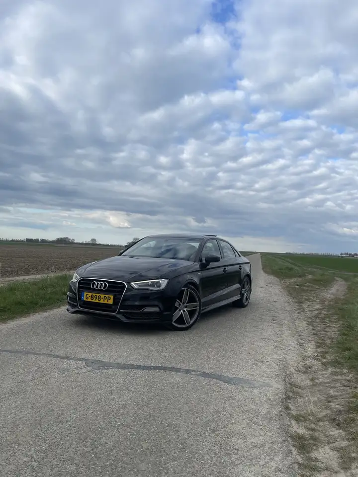 Audi A3 1.8 TFSI Limousine S tronic Ambiente — photo 1 of 6